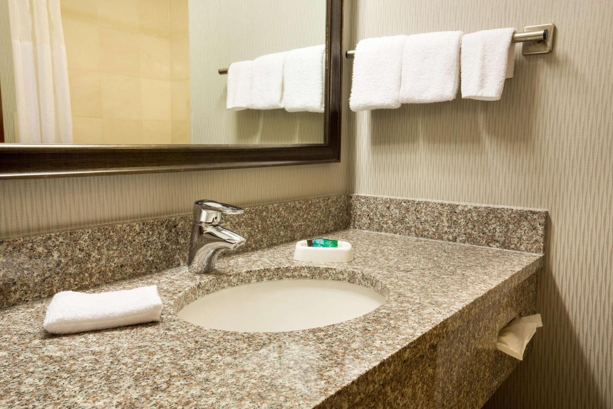 Drury Inn & Suites Columbus Grove City Exteriör bild